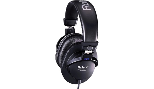 AUDIFONOS ROLAND ESTEREO CERRADO NEGRO